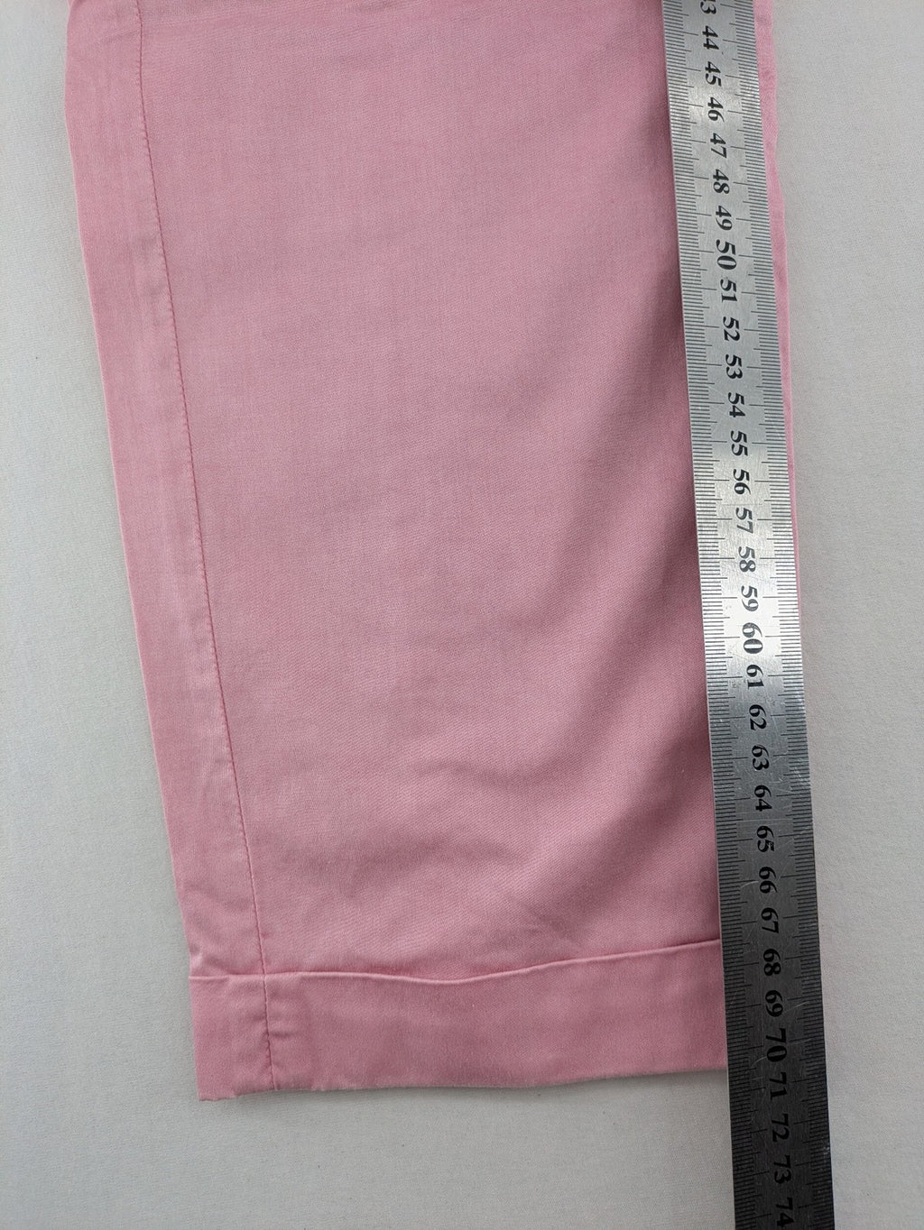 Raffaello Rossi pink pants 7/8 length with classic zip fly and soft stretch cotton.