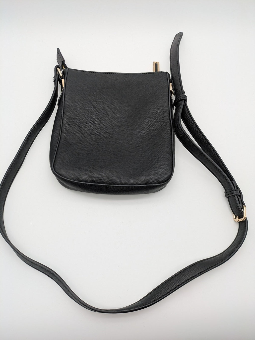 Mario Valentino messenger bag black saffiano texture gold logo hardware