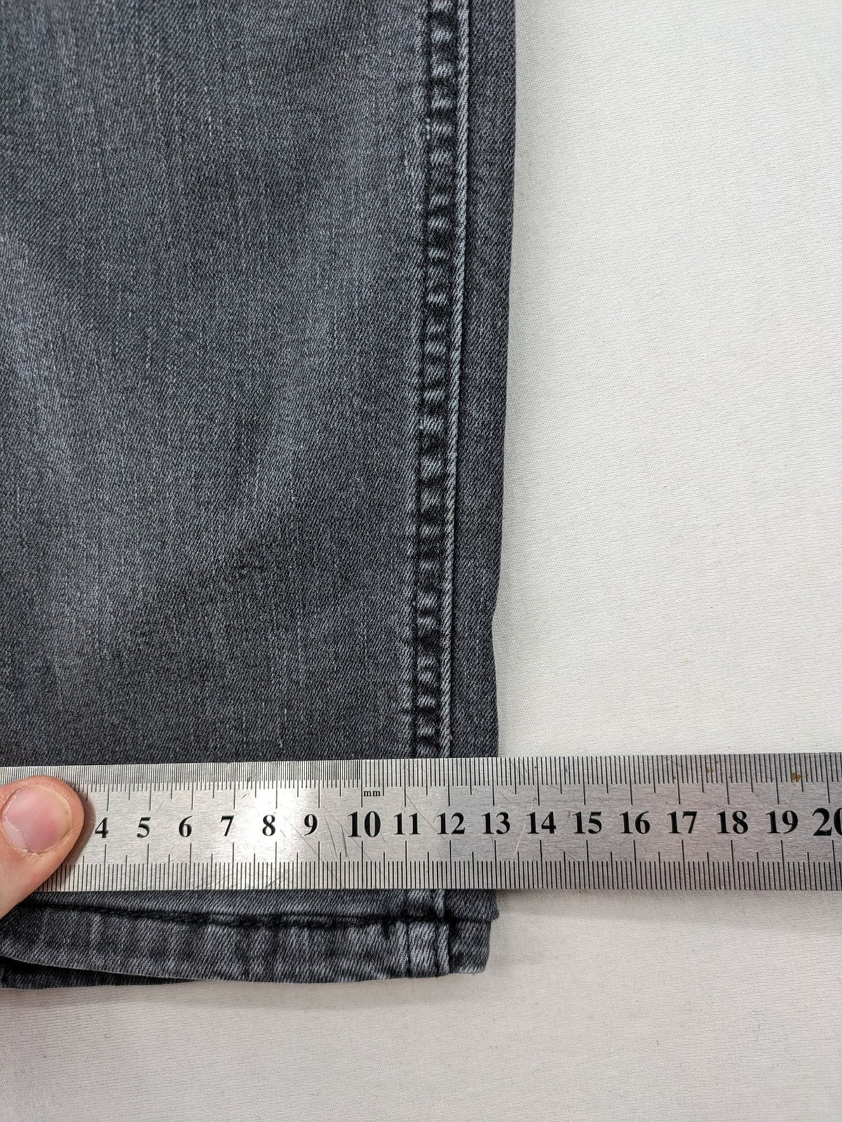 LTB grey skinny jeans with ultra high rise and washed look, model Marcella X.