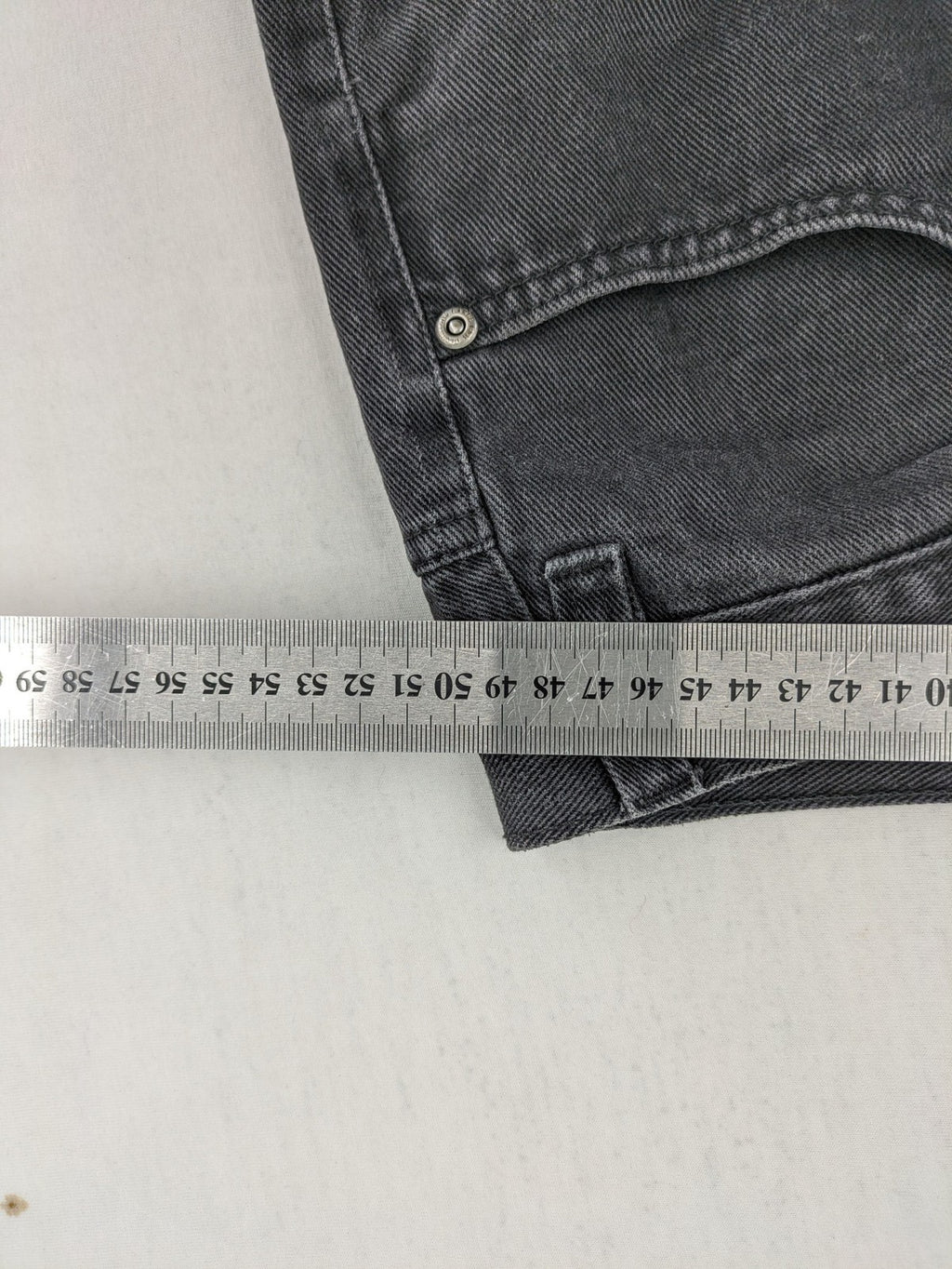 DeLorean grey straight jeans classic 5-pocket design with worn look and cotton material.