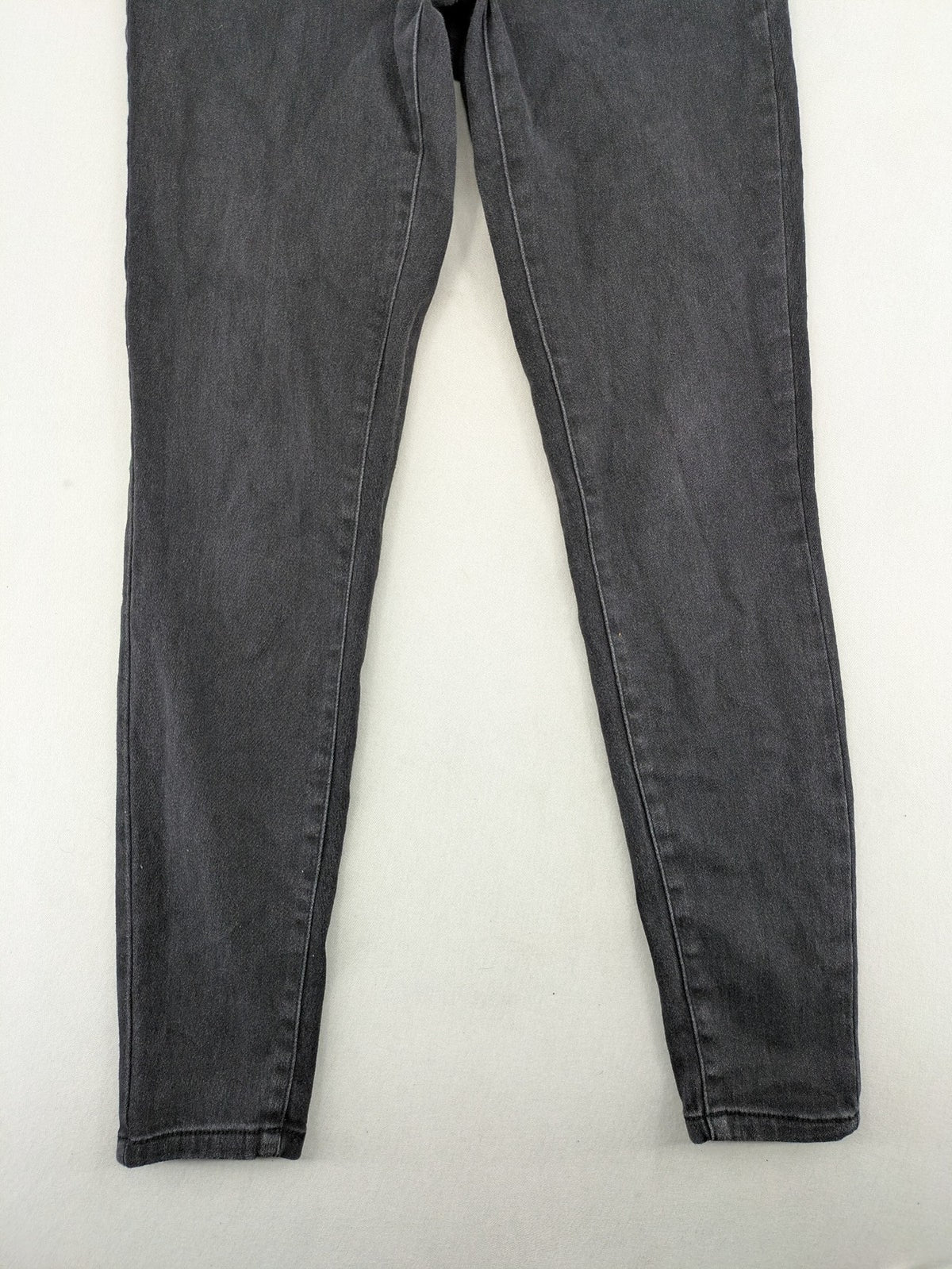 Denim & Co. skinny jeans black washed 5-pocket style with stretch material