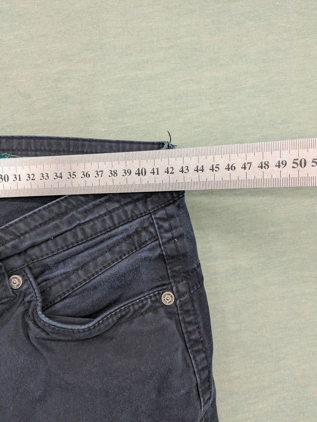 Street One grey slim fit pants with classic 5-pocket style and mid-rise waist.
