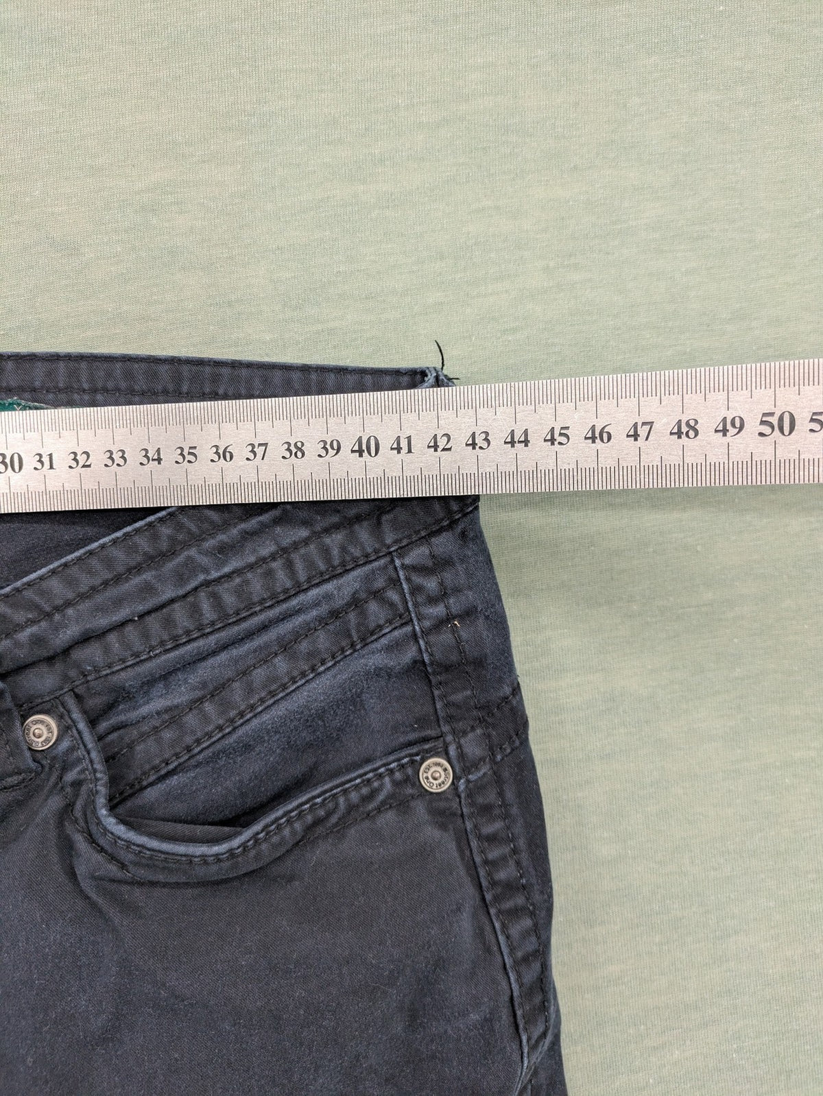 Street One grey slim fit pants with classic 5-pocket style and mid-rise waist.