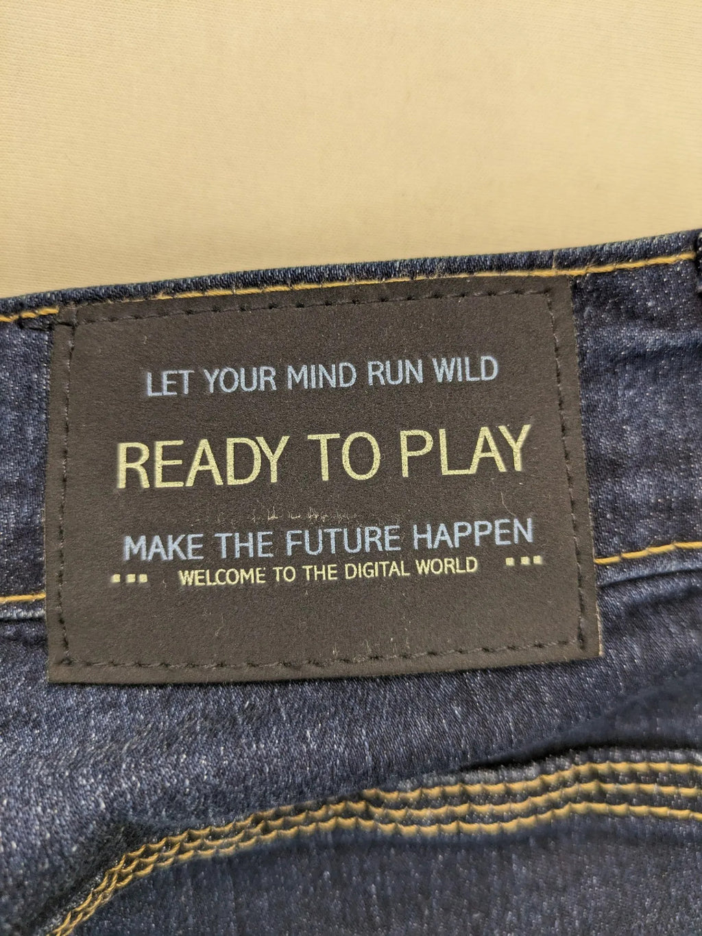 Cecil blue straight jeans with decorative inner waistband pattern and classic 5-pocket design.
