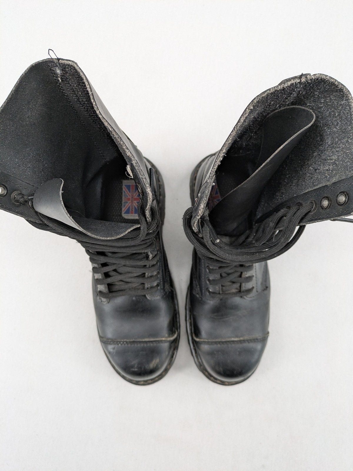 perfekt black combat boots leather 10-eyelet lacing reinforced toe durable design