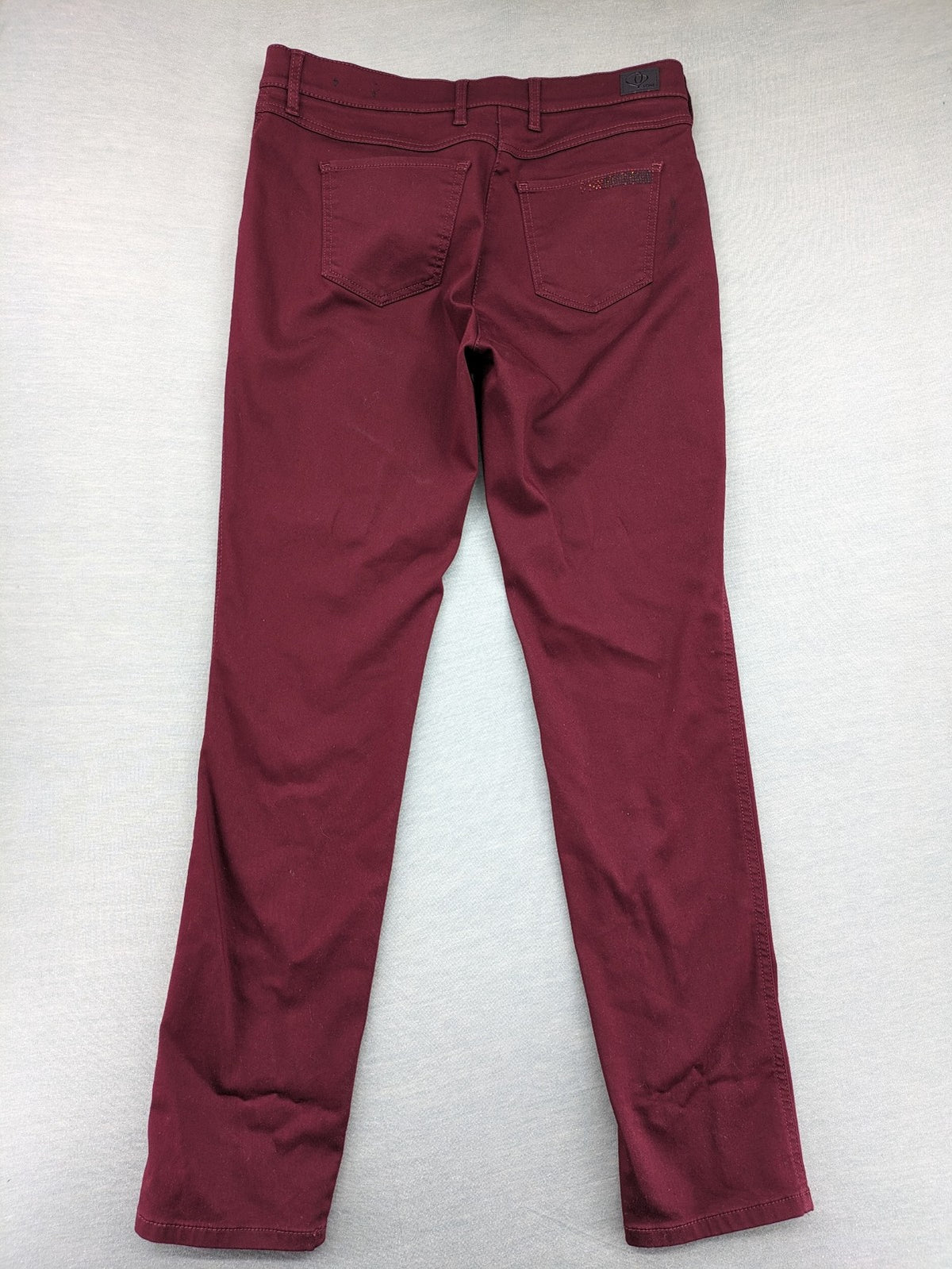 TONI burgundy straight jeans CS-Slim-Fit with subtle rhinestone detail on pocket.