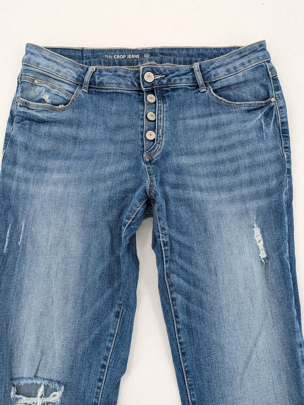 Yessica blue straight jeans distressed details button fly cropped style