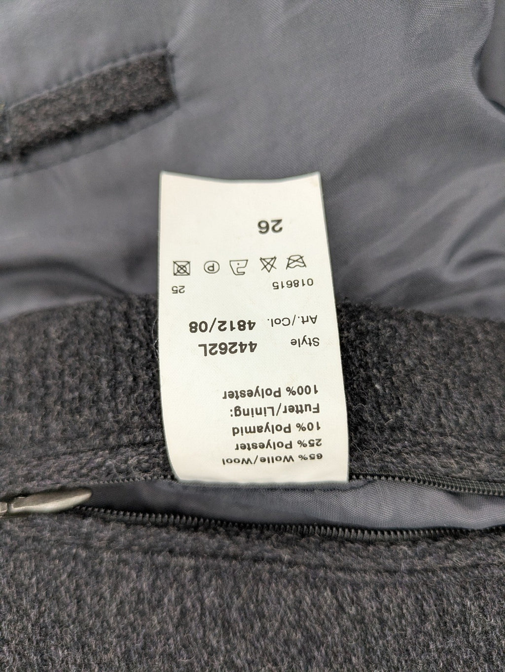 Camel Collection grey blazer three-button front with patch pockets, made from wool blend.