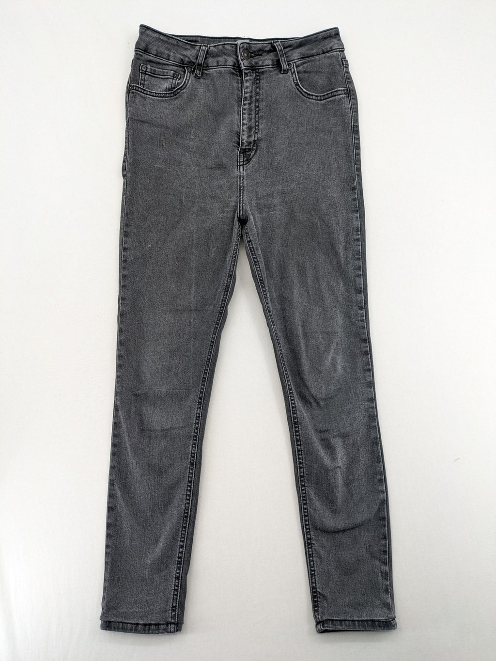 LTB grey skinny jeans with ultra high rise and washed look, model Marcella X.
