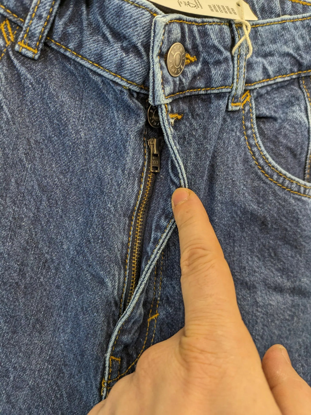 Esprit blue straight jeans high waist 80s style with original tags and classic wash.