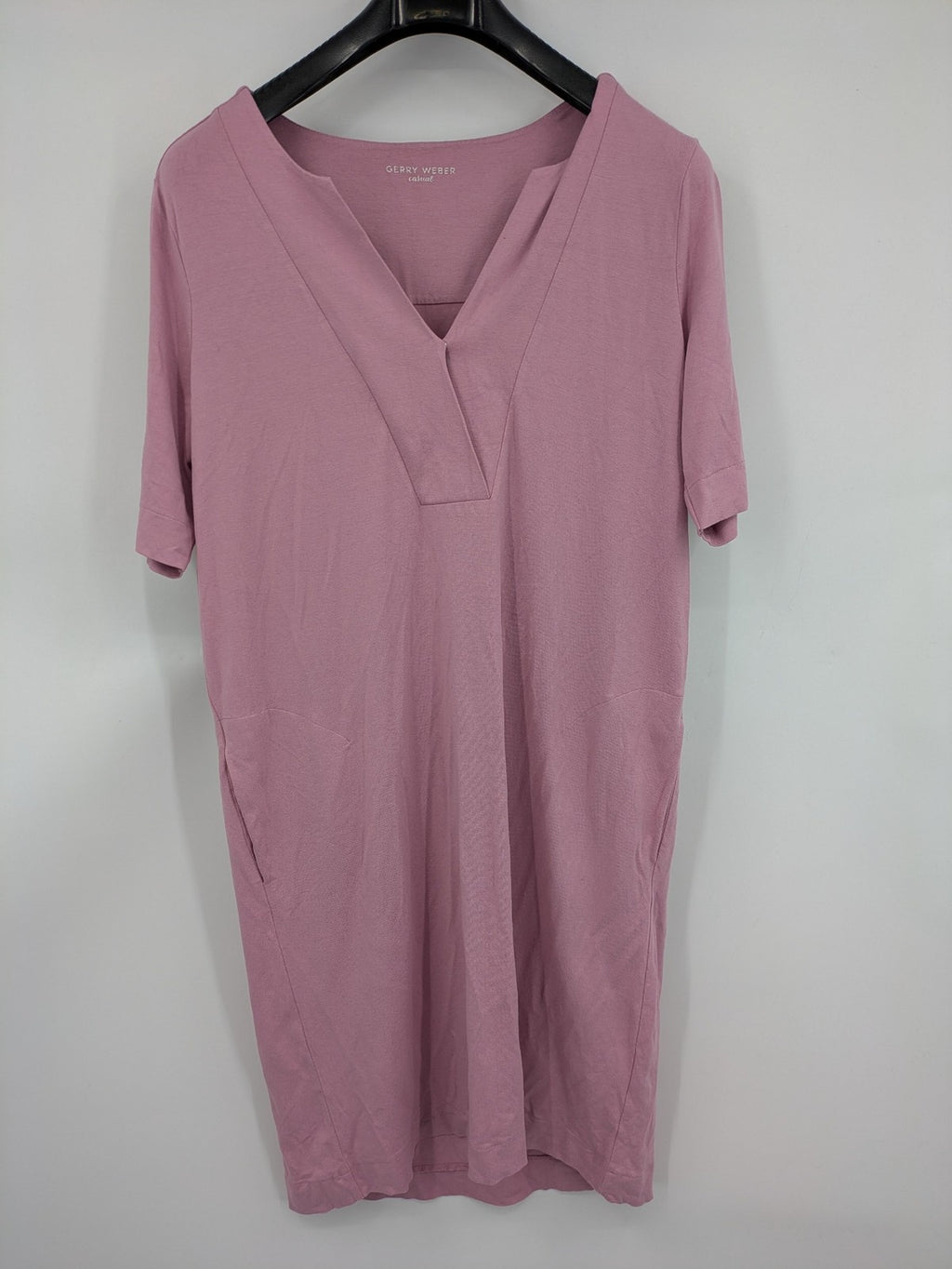 Gerry Weber pink T-shirt dress with V-neck and side pockets in soft viscose blend.