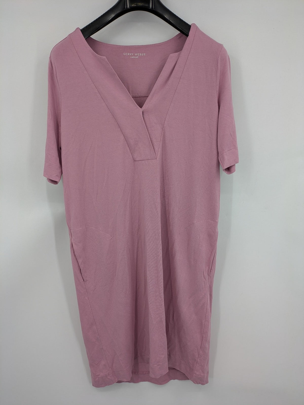 Gerry Weber pink T-shirt dress with V-neck and side pockets in soft viscose blend.