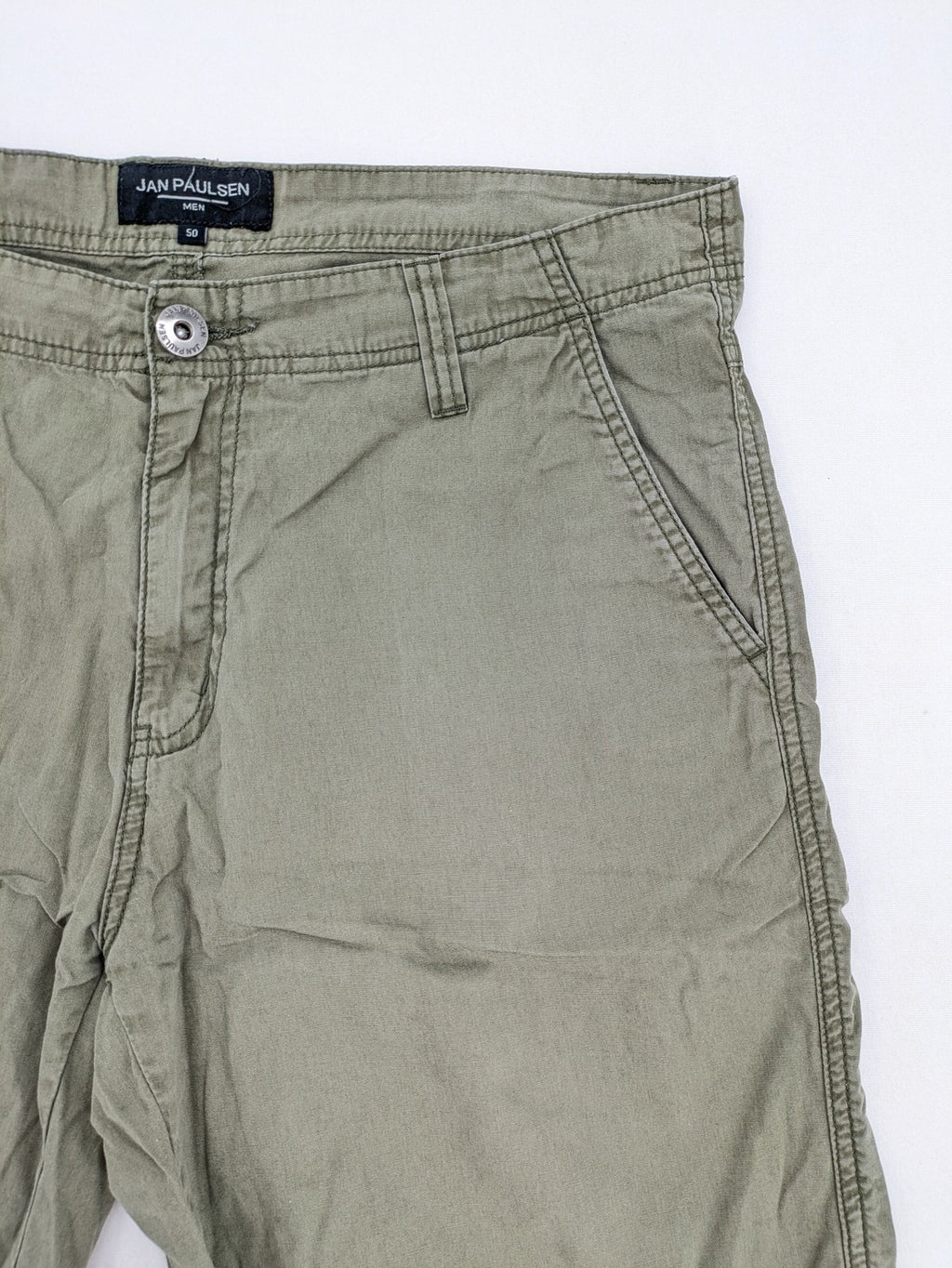 Jan Paulsen khaki chino shorts flat front cotton with classic design and breathable material.