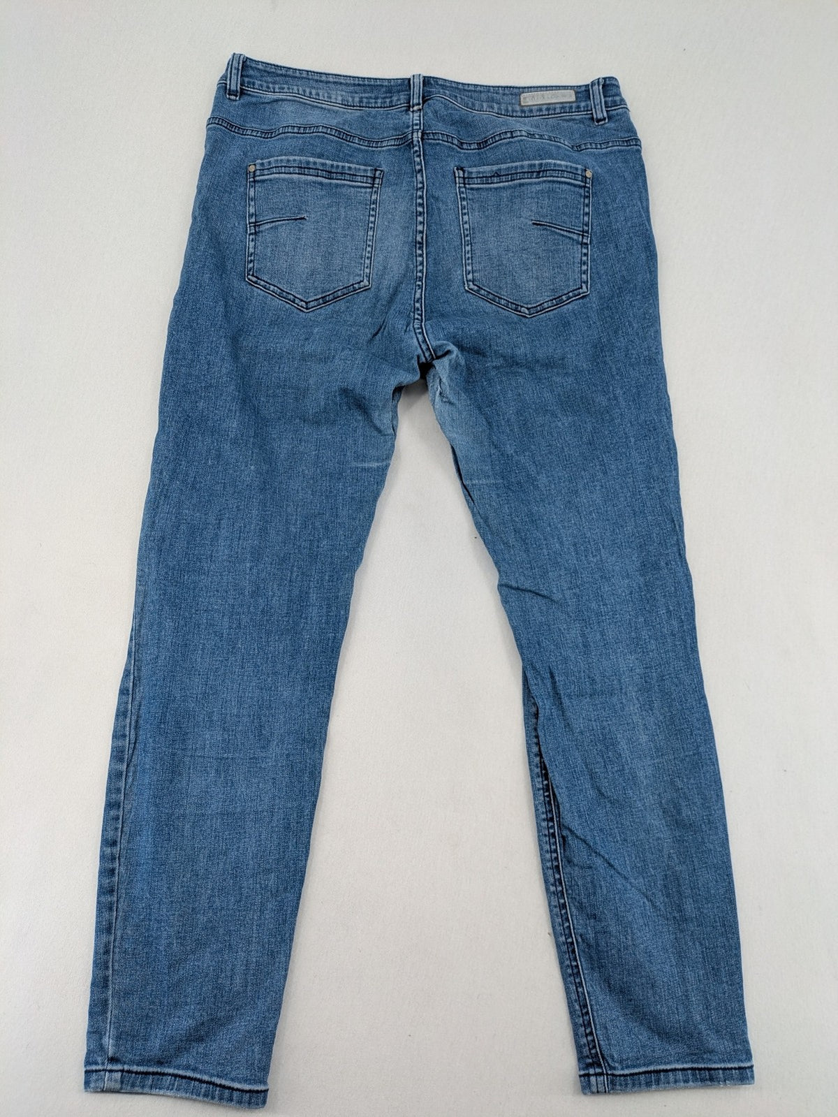 Comma blue skinny fit jeans with classic 5-pocket design and stretch denim material.