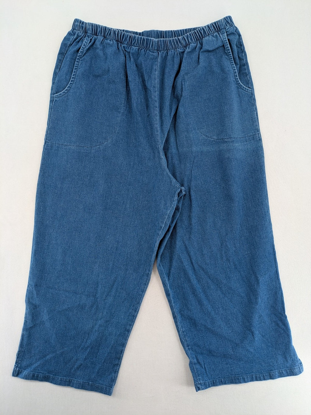 Denim & Co. blue capri pants with elastic waistband and side pockets, cotton blend.