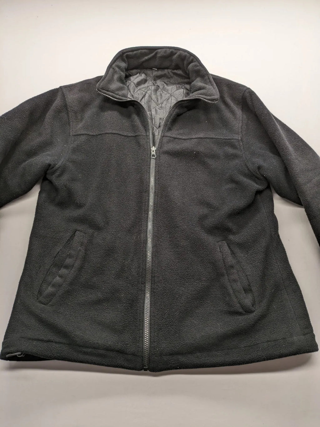 New Feeling black outdoor jacket XXL, fleece material, zip closure, side pockets, waterproof.