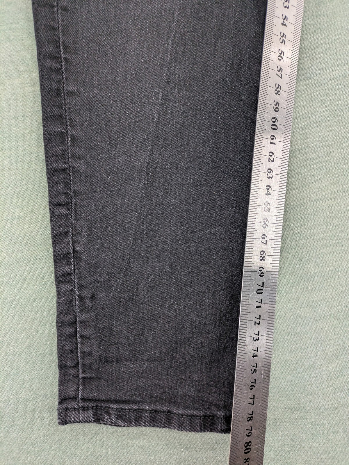 H&M grey super skinny jeans low rise with stretch denim and classic design.