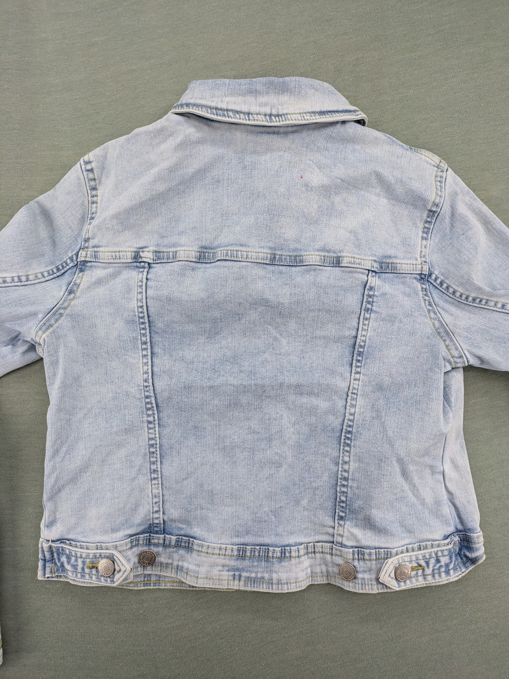 hle blue denim jacket lightwash classic trucker style with pink collar trim and pockets