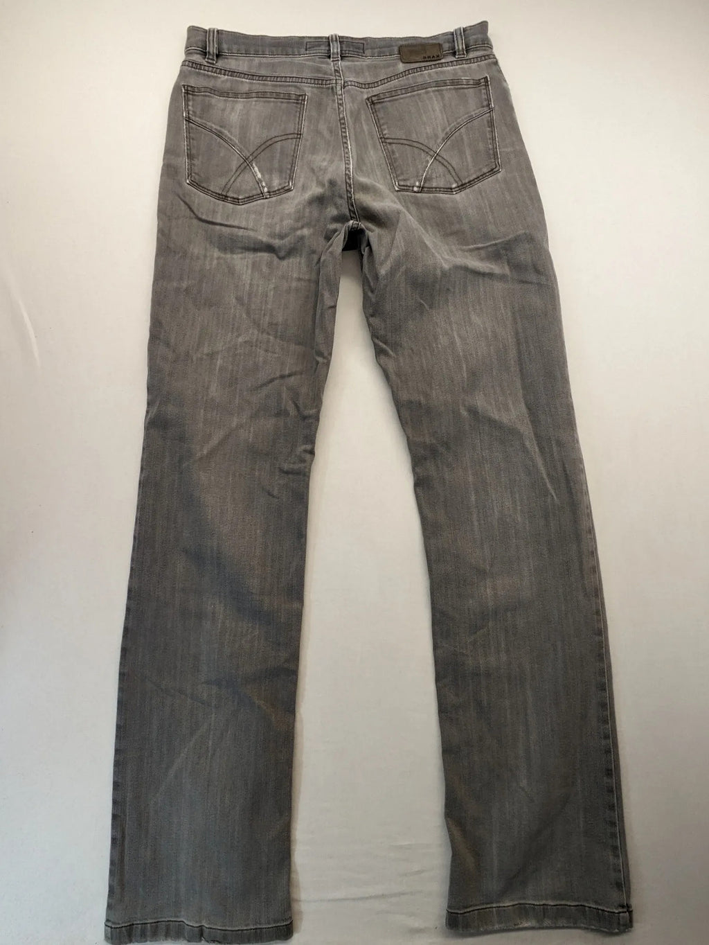 BRAX grey straight jeans with classic 5-pocket style and washed denim finish.