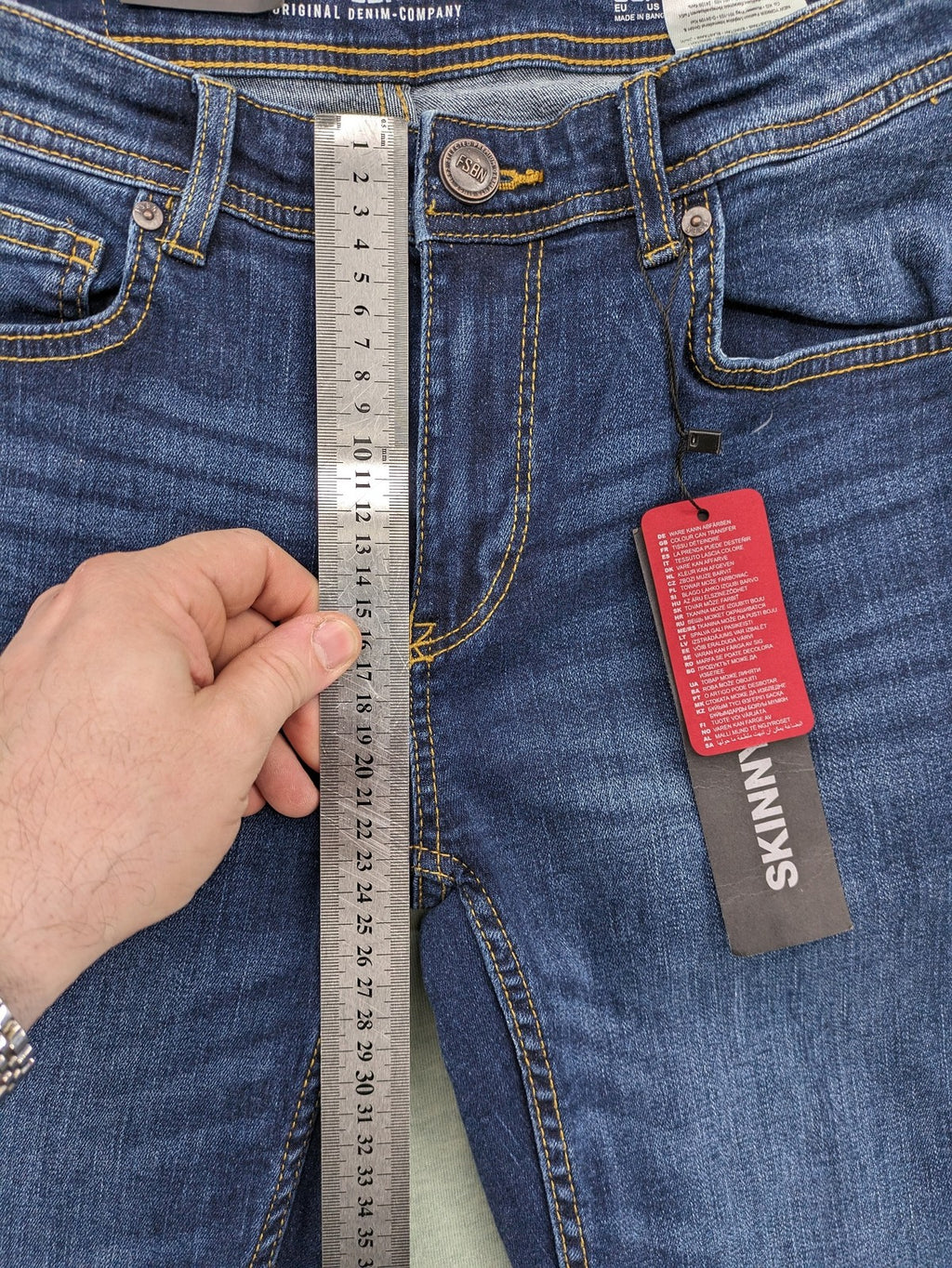 FSBN blue skinny jeans dark wash classic 5-pocket design with button closure