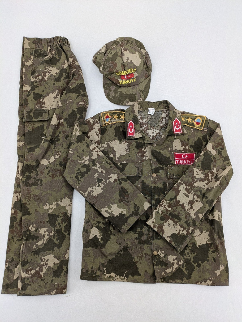 Kinder Soldaten Kostüm multi Tarnmuster mit "Türkiye" und "Komando" Patches, 3-teiliges Set.