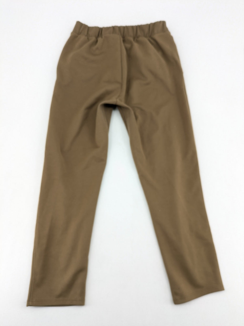 Zara khaki pants pull-on design with elastic waistband and side pockets.