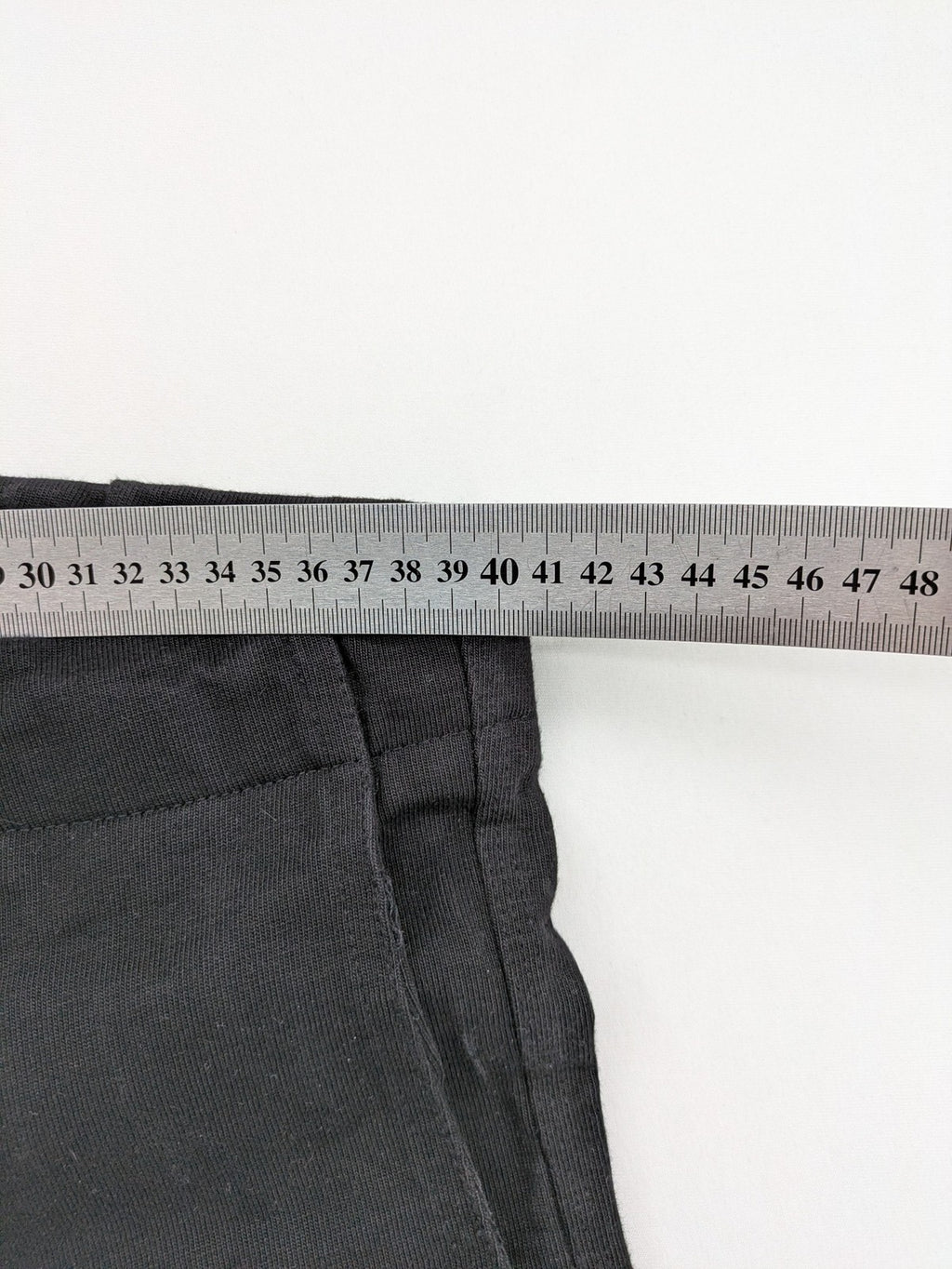 Zara grey pants cotton fabric with classic design and comfortable fit.