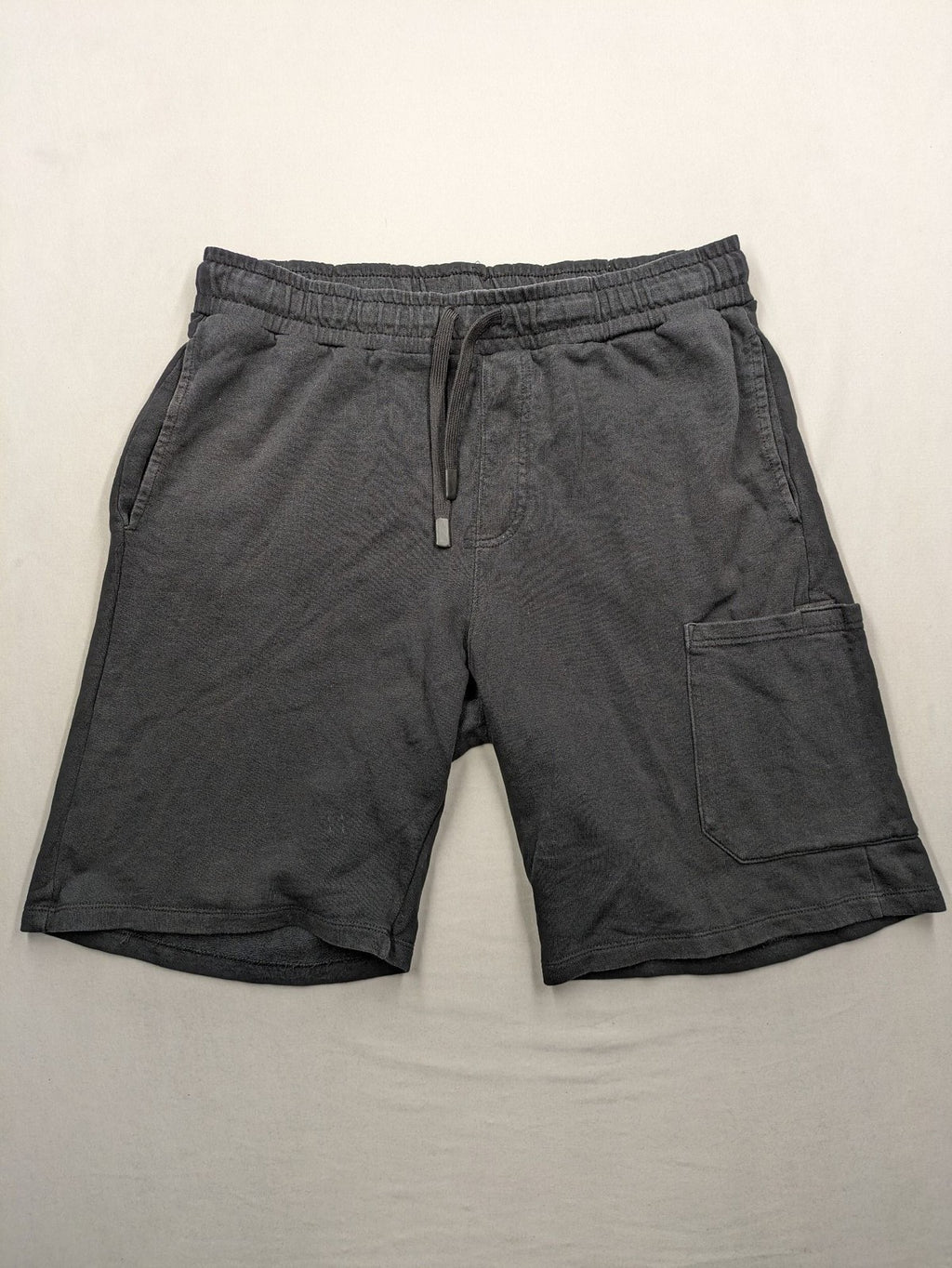 Mavi grey cargo sweat shorts slim fit with elastic drawstring and side pockets.