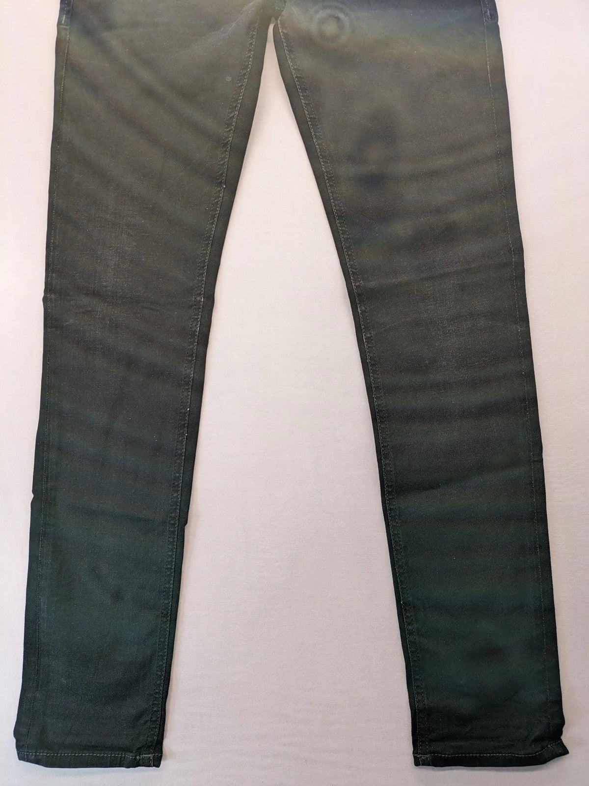 Jack & Jones grey slim fit jeans with classic 5-pocket style and button closure.