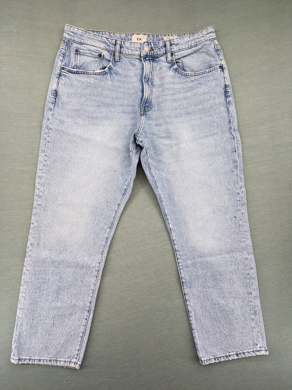C&A blue straight jeans light wash 5-pocket design with stretch fabric.