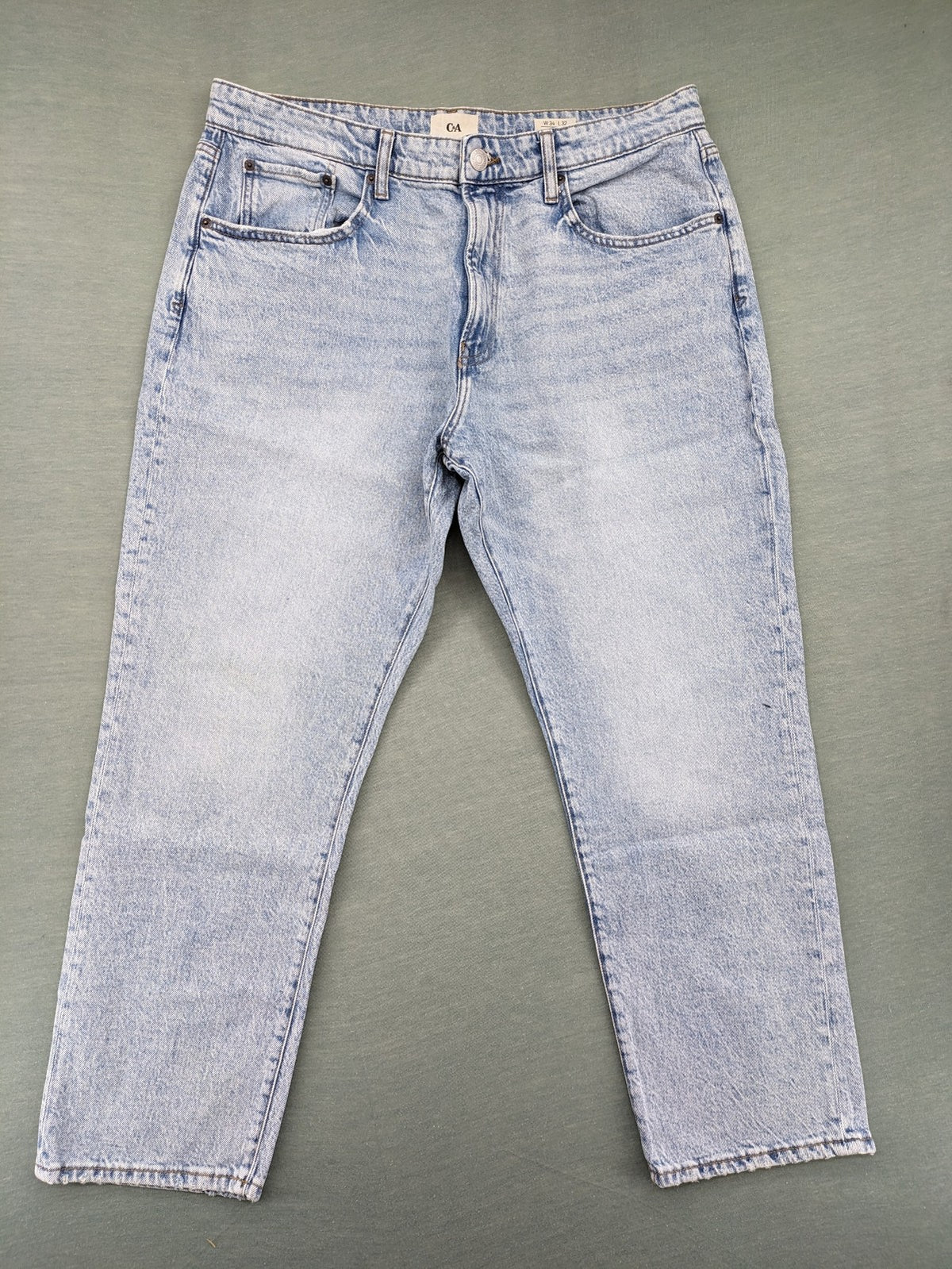 C&A blue straight jeans light wash 5-pocket design with stretch fabric.