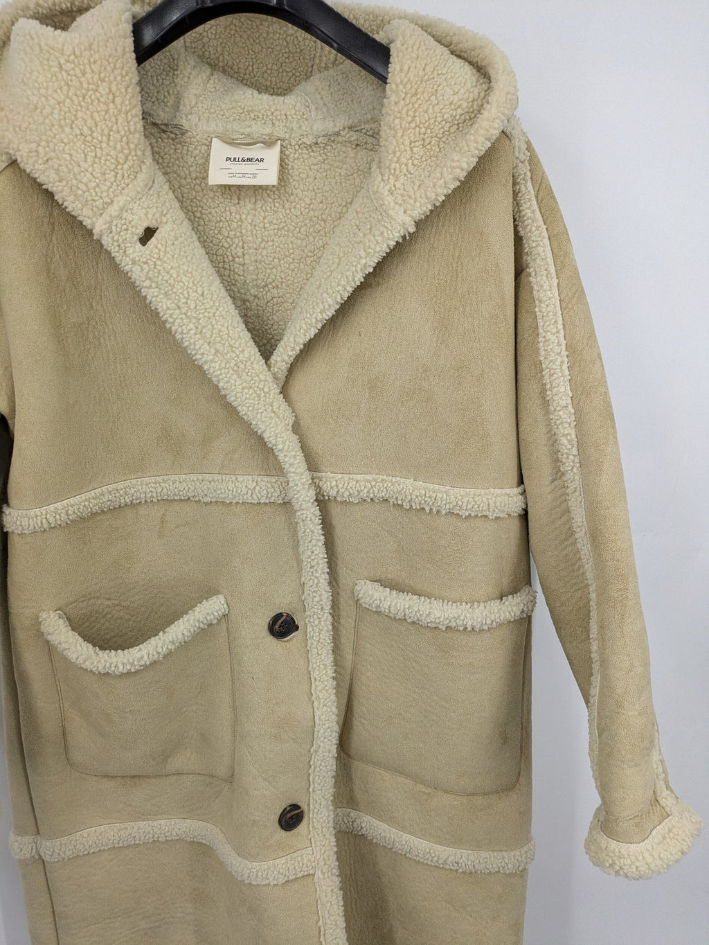 Pull&Bear beige jacket with hood, soft faux suede and plush Sherpa lining.