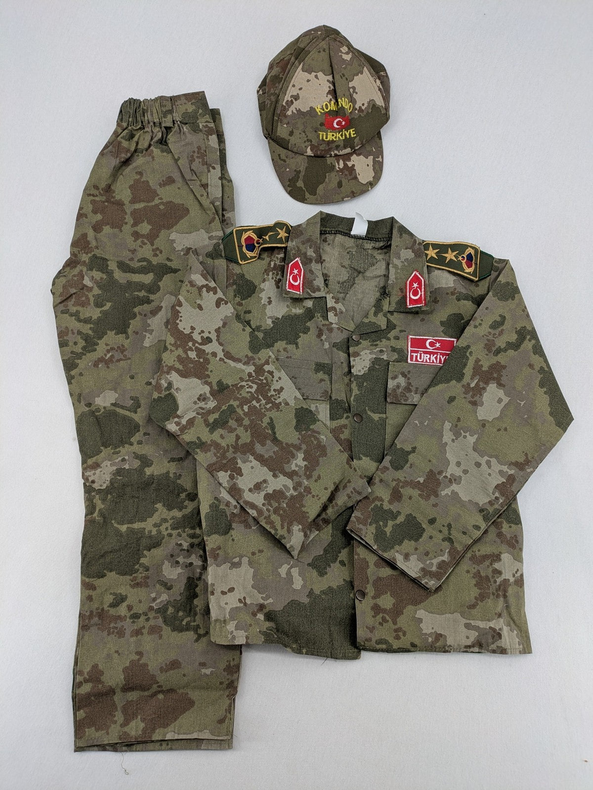 CAMOUFLAGE military uniform multi camouflage pattern with Türkiye patches and Komando embroidery.