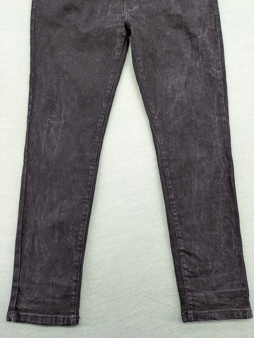 Blauer black straight jeans washed denim five-pocket design with stretch material.