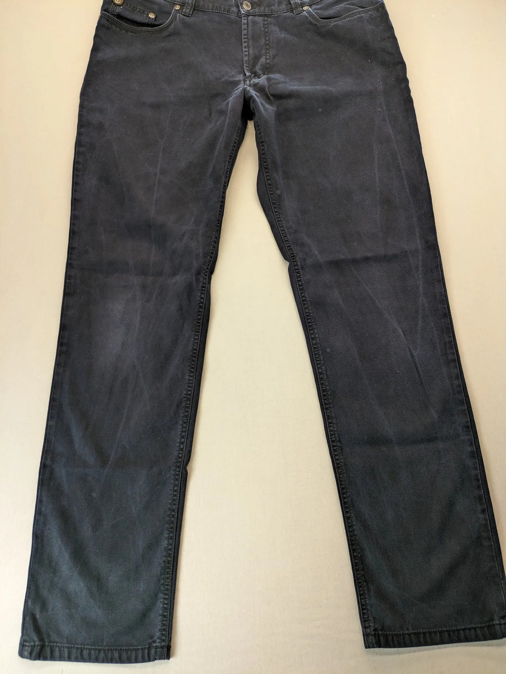 Christian Berg grey straight jeans with classic 5-pocket design and stretch cotton material.