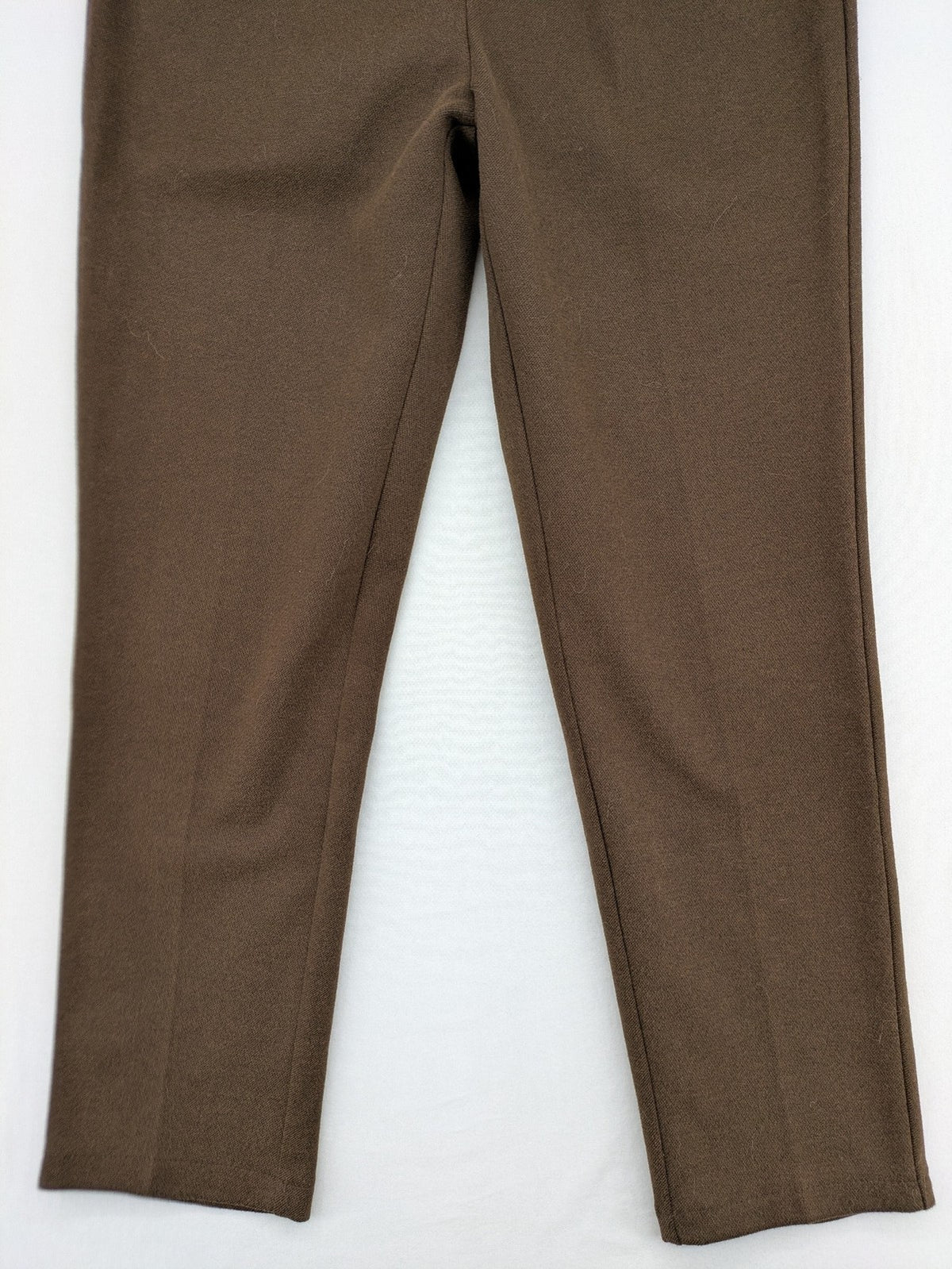 Liuliu pink high waist pants with pleats, side pockets, and classic design.