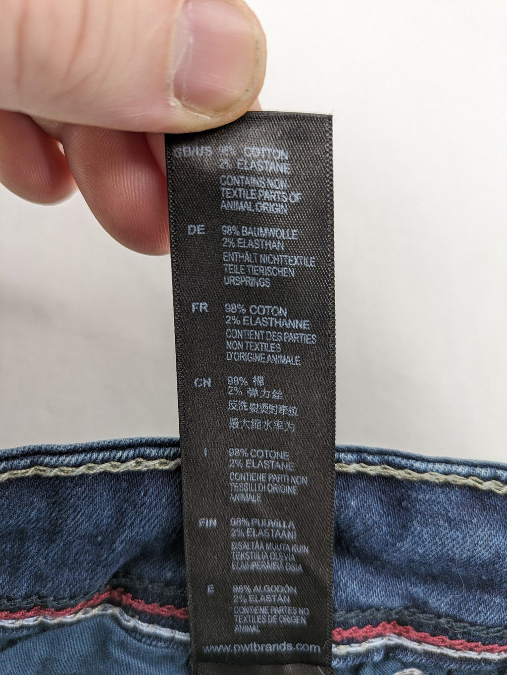 Jack's blue tapered jeans with light wash, 98% cotton, 2% elastane blend.