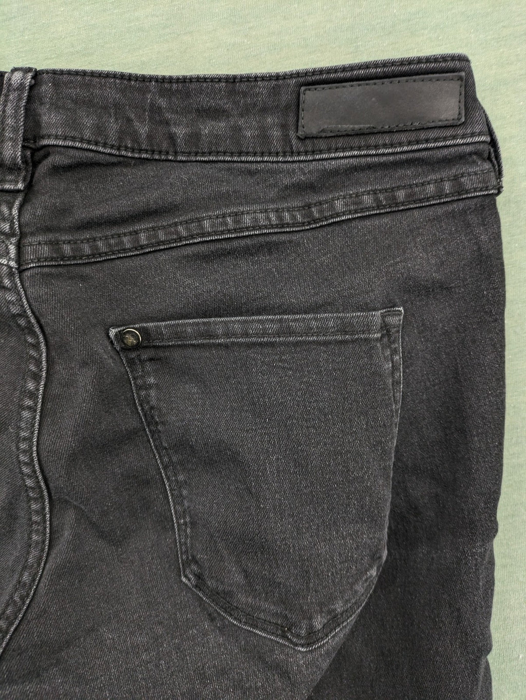 H&M grey super skinny jeans low rise with stretch denim and classic design.
