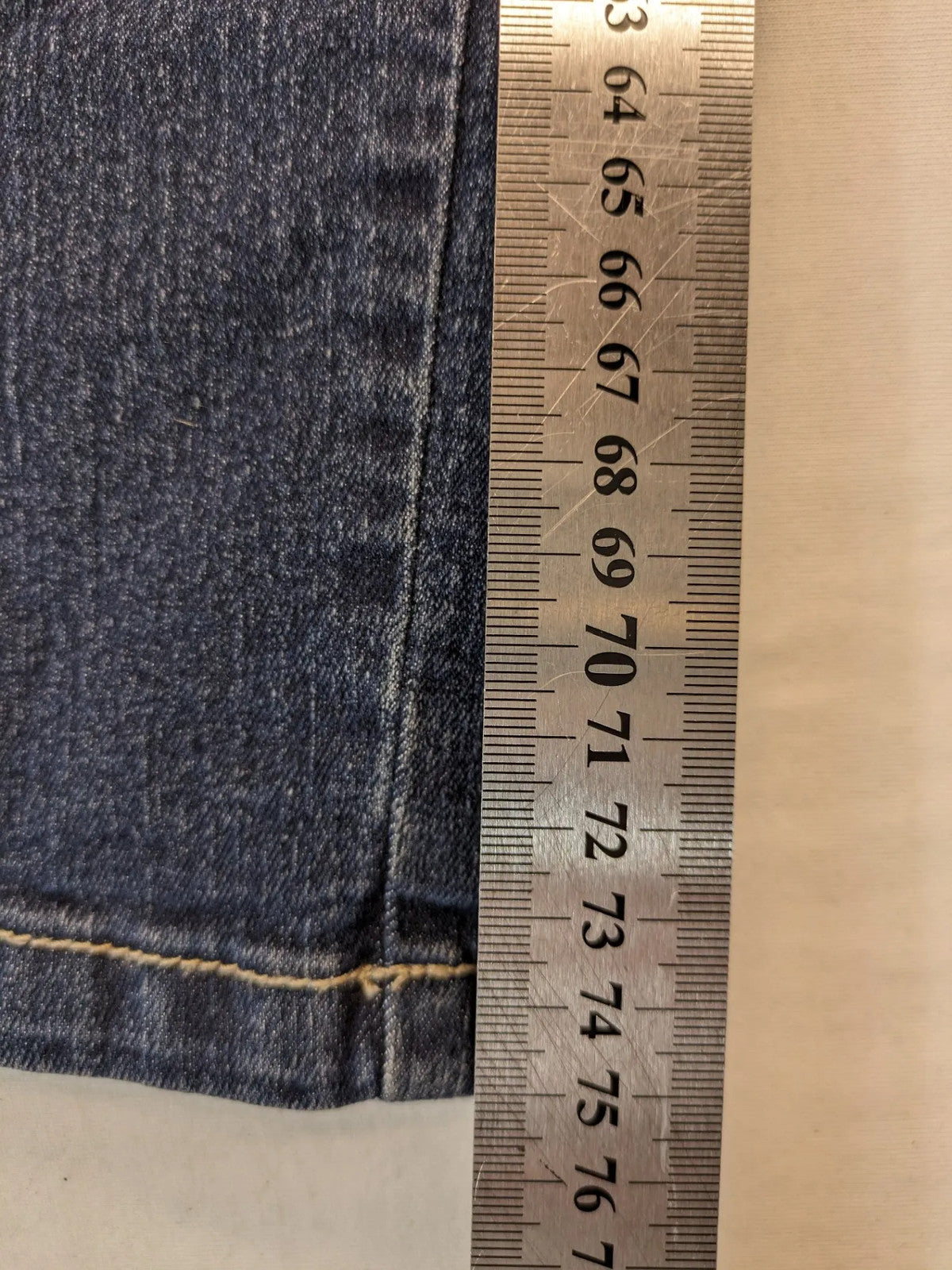 john baner blue straight jeans classic 5-pocket style with zipper and button closure