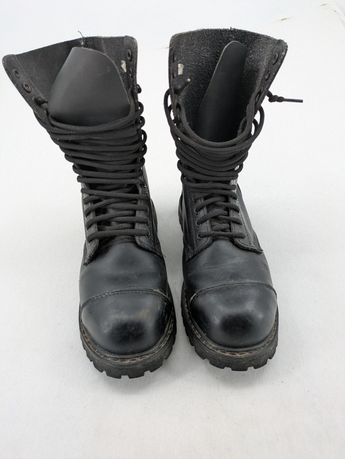 perfekt black combat boots leather 10-eyelet lacing reinforced toe durable design
