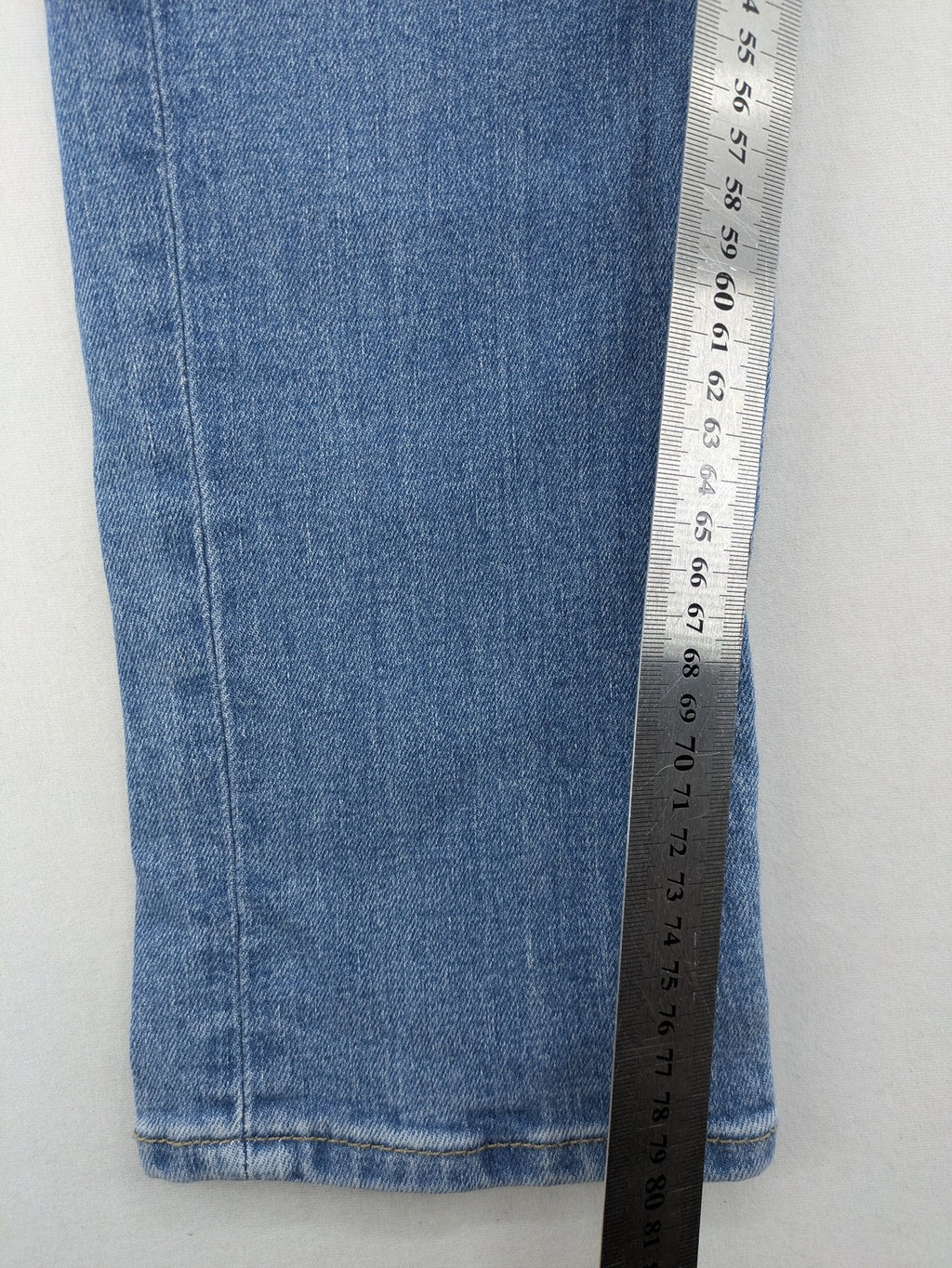 Mavi straight jeans black with light blue wash, made from cotton and elastane blend.