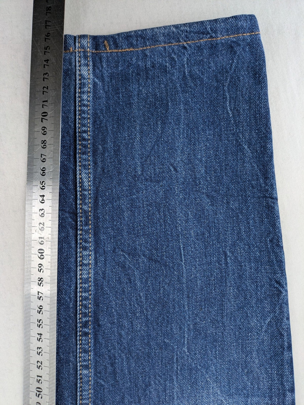 GANT Rugger blue straight leg jeans medium wash, classic button fly, durable cotton denim.