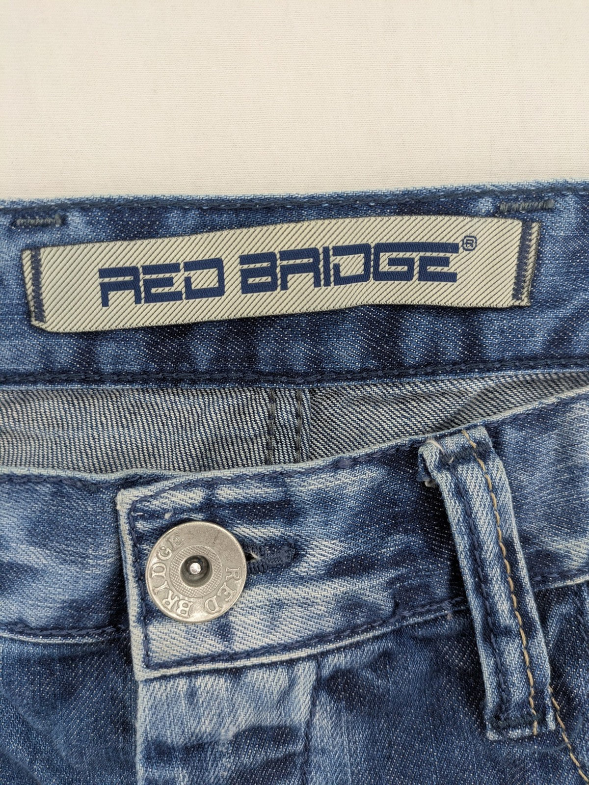 Red Bridge blue straight jeans distressed ripped design button fly five-pocket style