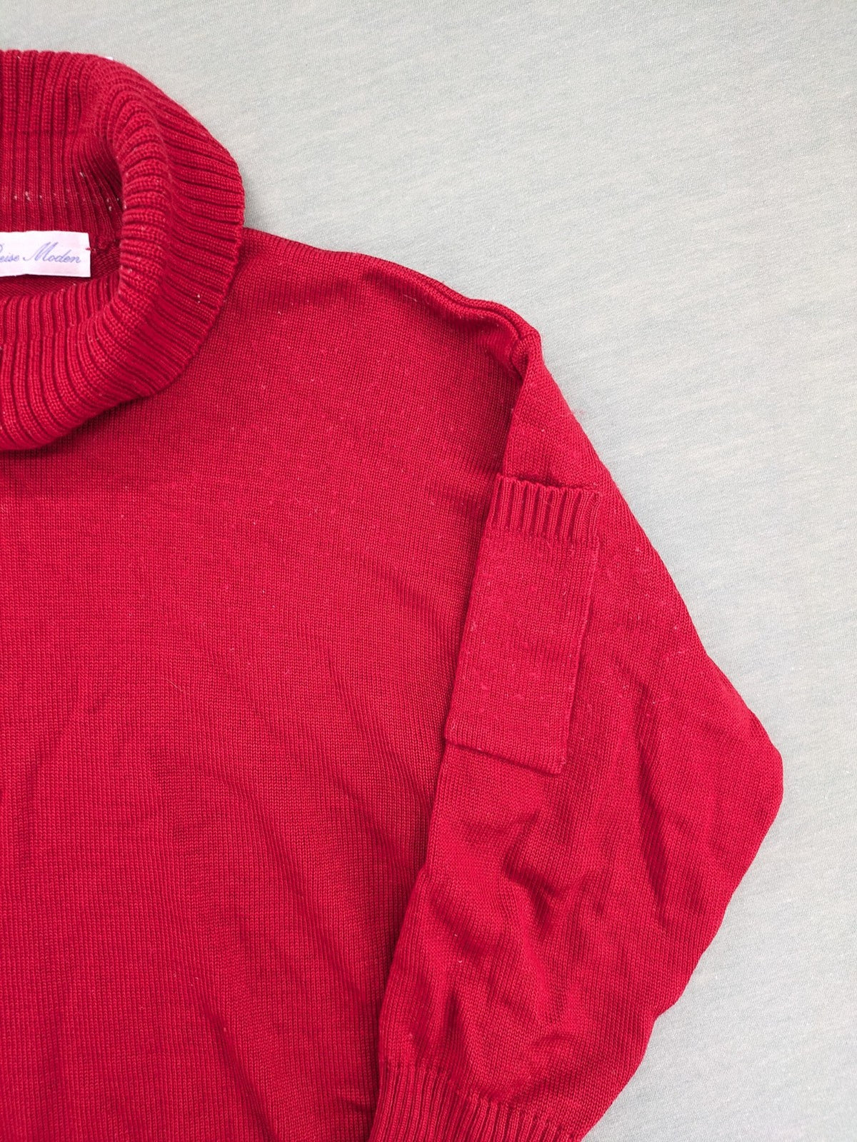 Beise Moden red turtle neck jumper ribbed cuffs warm wool blend