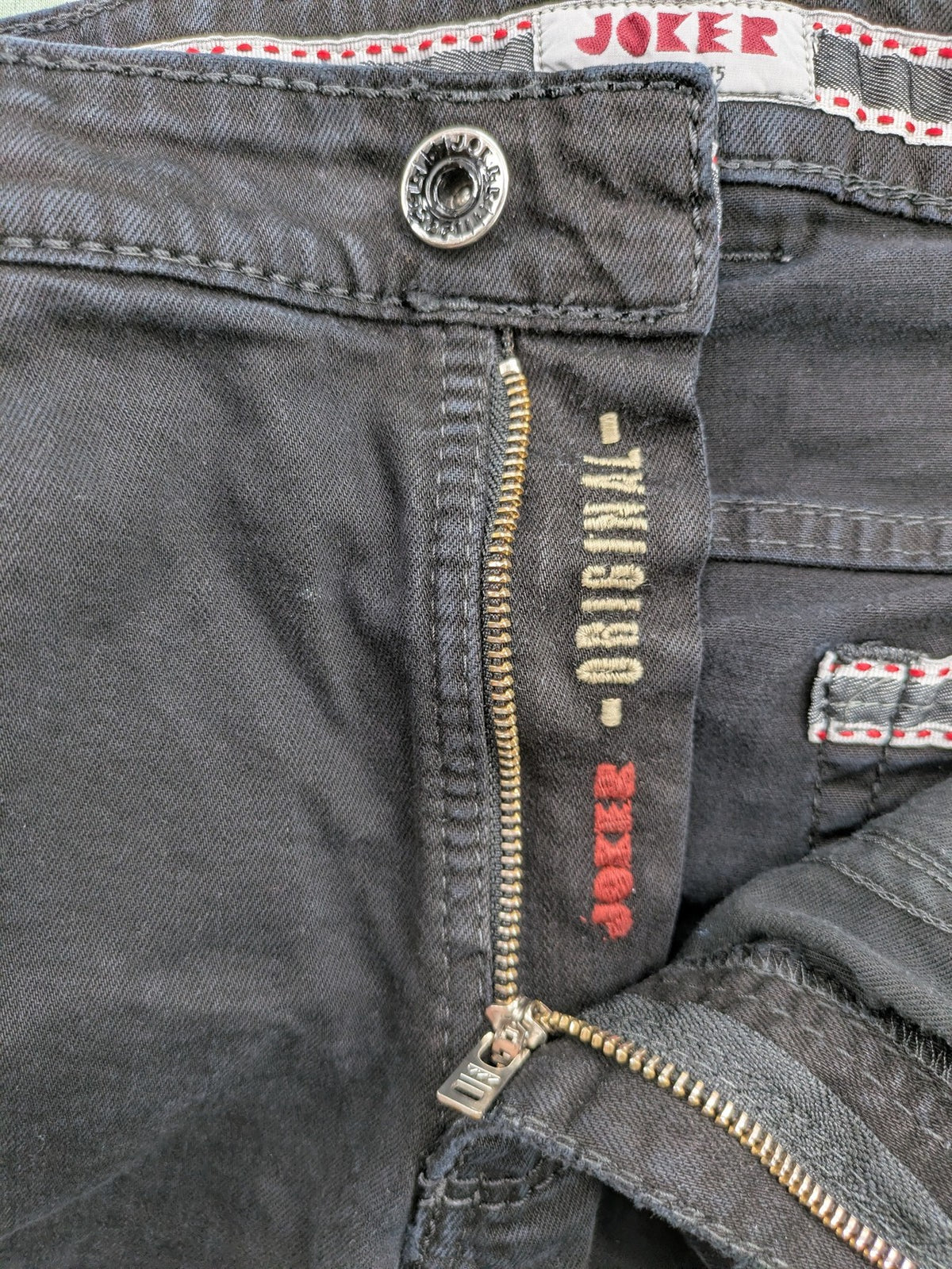 Joker grey straight jeans with double saddle stitch detail and classic 5-pocket design.