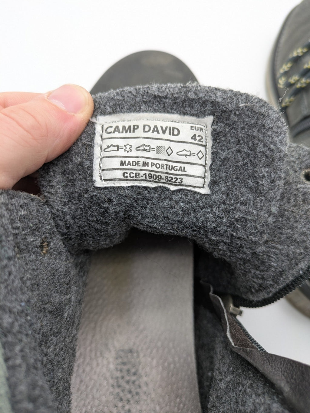 Camp David grey winter boots leather with side zipper and warm lining.