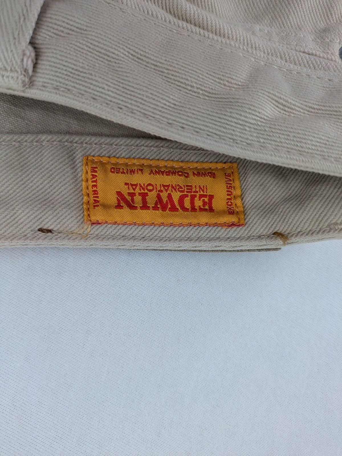 Edwin straight jeans beige 5-pocket design made from durable cotton