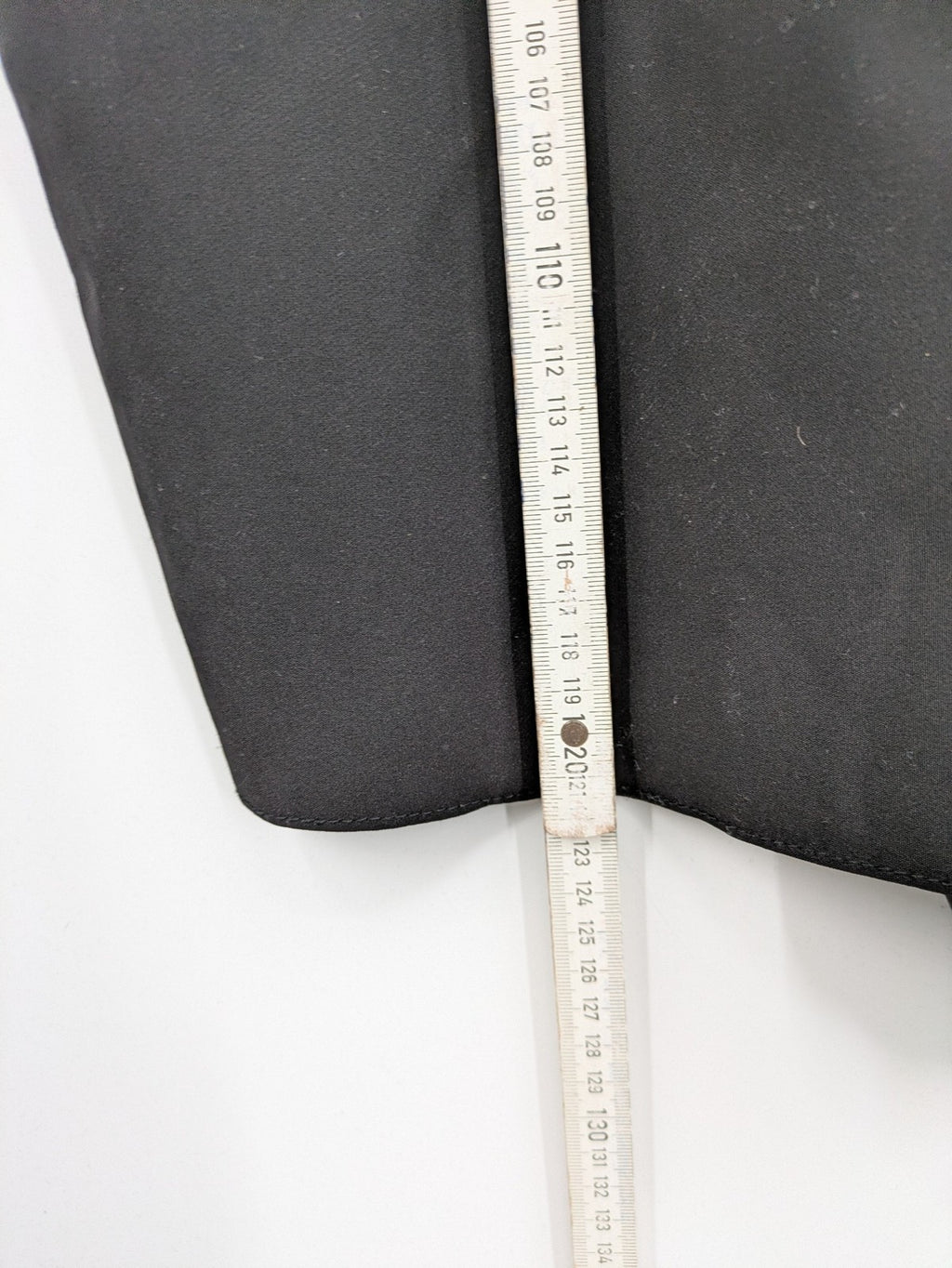 ASOS DESIGN black midikleid with square neckline and side ruching in stretch fabric.
