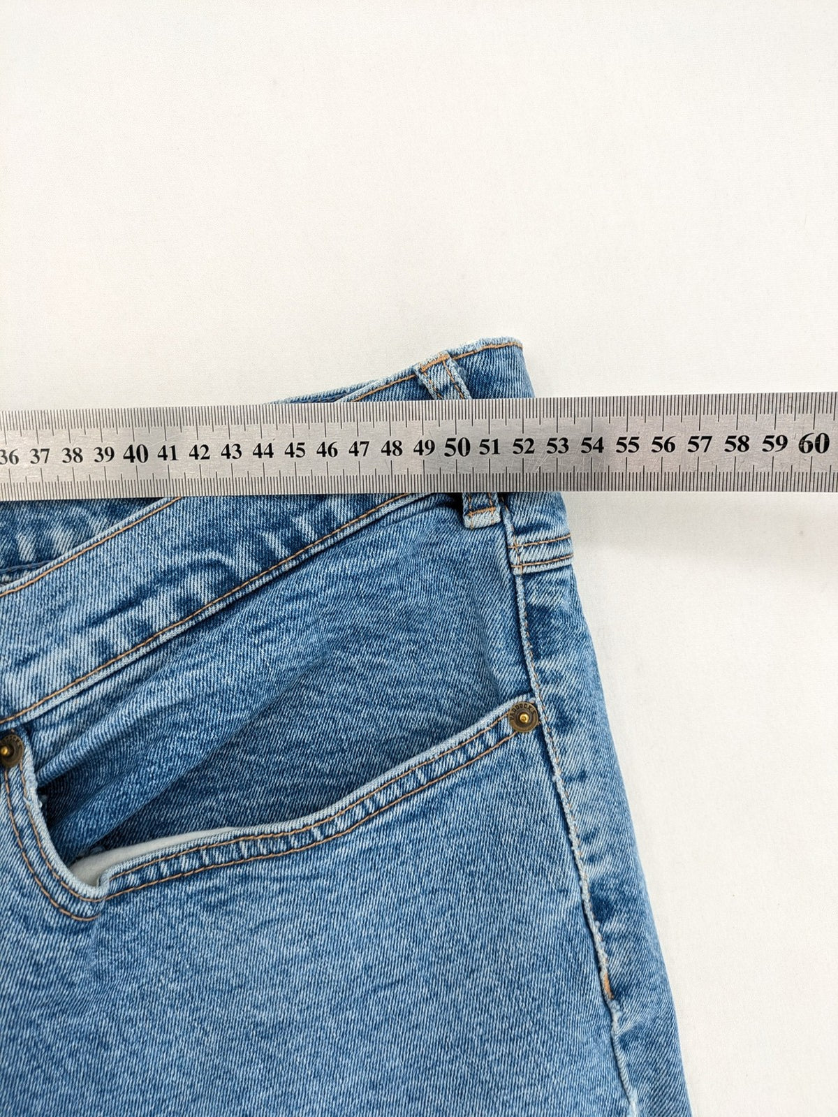 Paddock's blue straight jeans classic 5-pocket style with zipper, comfortable stretch denim.