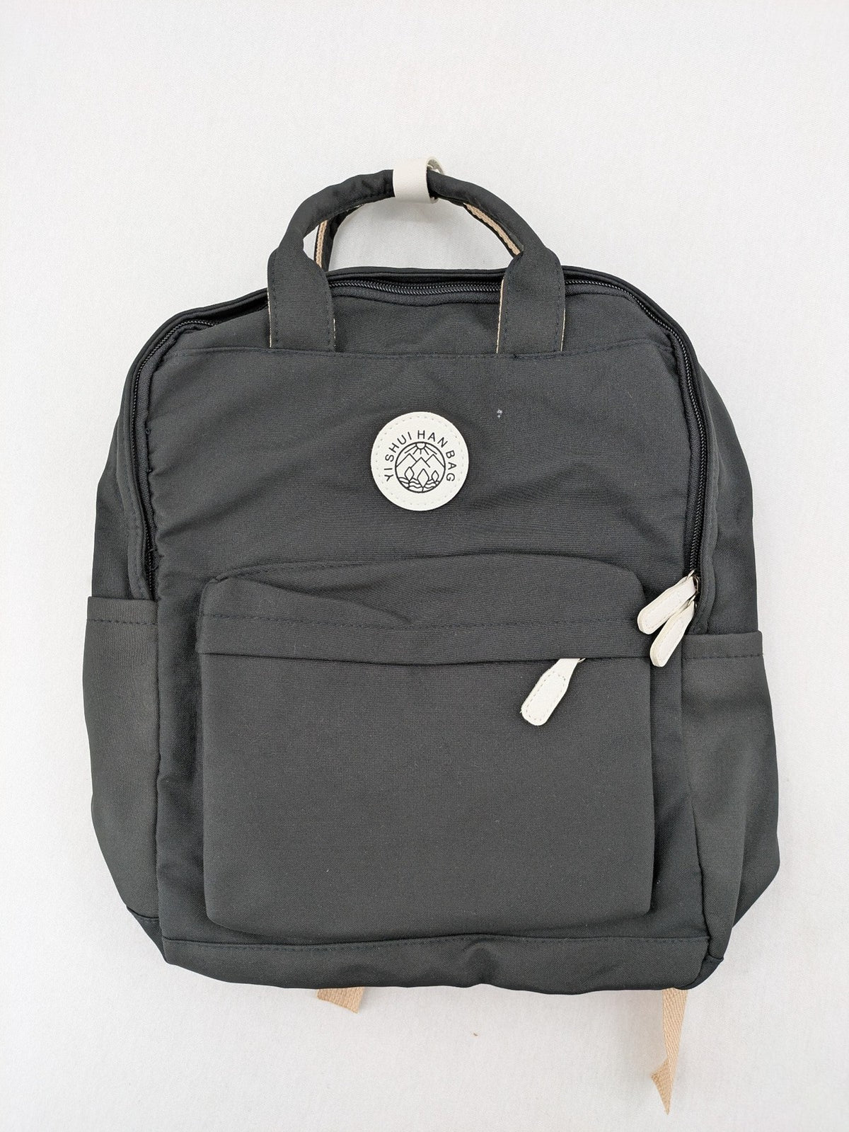 Yishuihan grey messenger bag with multiple pockets and contrast detailing.